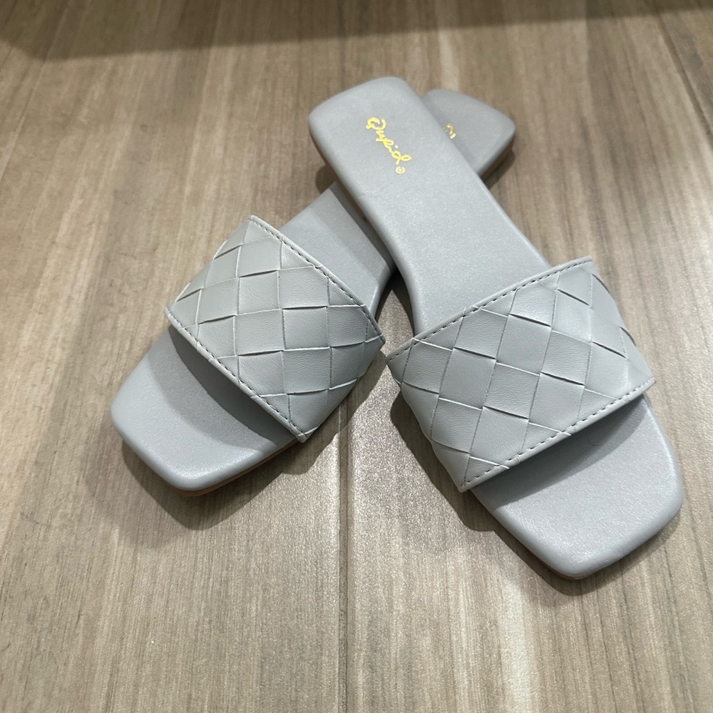 Qupid Gray Women’s Sandals-New-Never Been Worn-Size 7.5